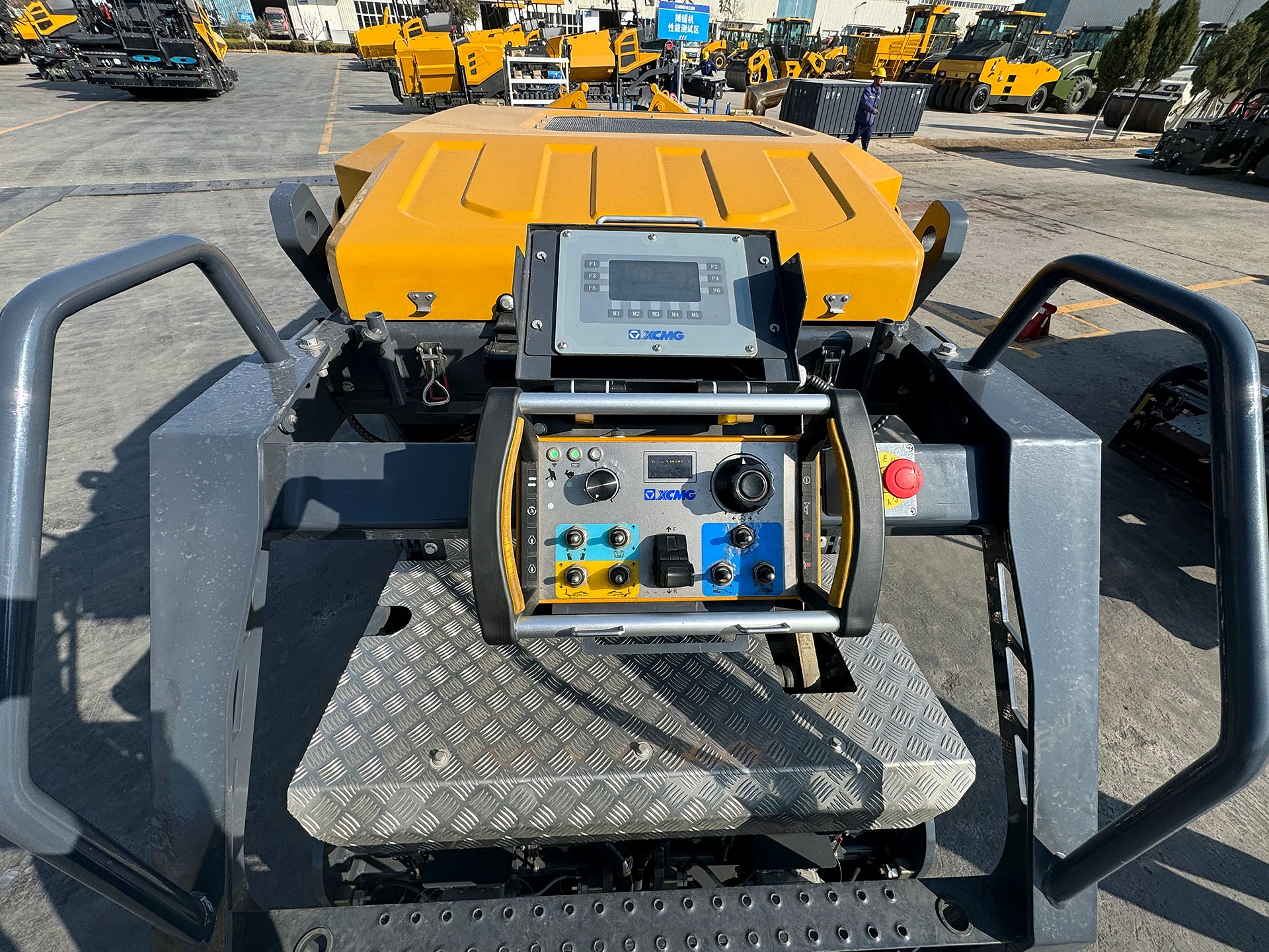 Pavers construction machinery